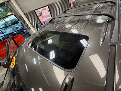 Used 2019 GMC Yukon SLT w/ Premium Edition image 11