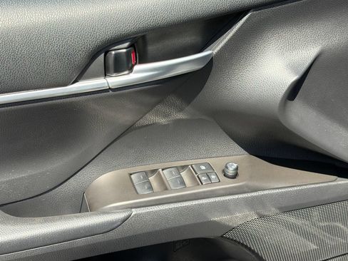 Used 2024 Toyota Camry SE FWD image 16