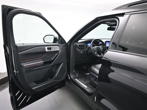 Certified 2022 Ford Explorer ST-Line w/ Class IV Trailer Tow Package image 9