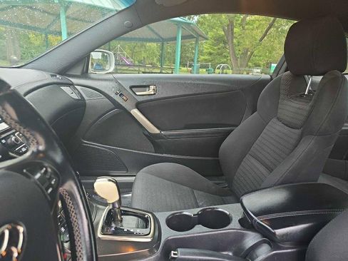 Used 2013 Hyundai Genesis 2.0T image 12