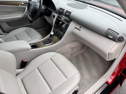 Used 2007 Mercedes-Benz C 230 Sedan image 6