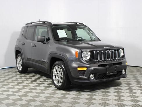 Used 2019 Jeep Renegade Latitude w/ Popular Equipment Group FWD image 10