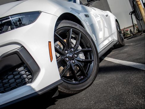 Certified 2025 Ford Mustang GT Premium RWD image 2