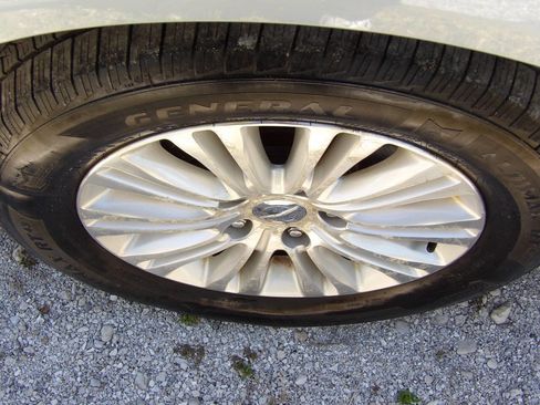 Used 2012 Chrysler Town & Country Limited w/ Luxury Group image 13