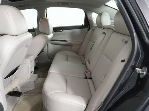 Used 2015 Chevrolet Impala LTZ FWD image 31