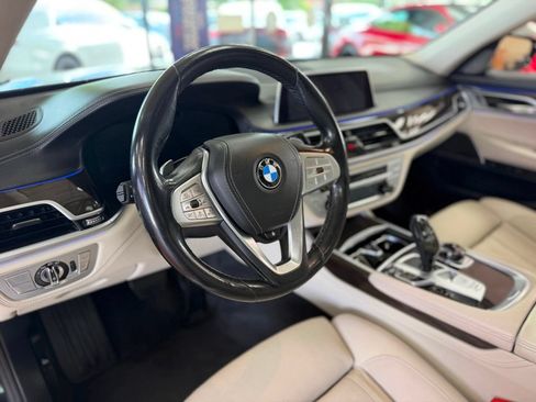 Used 2020 BMW 750i xDrive w/ Executive Package AWD/4WD image 16