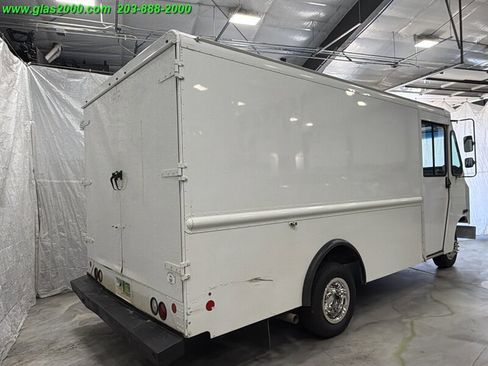 Used 2014 Ford E-350 and Econoline 350 Super Duty w/ A/C Prep Package RWD image 8