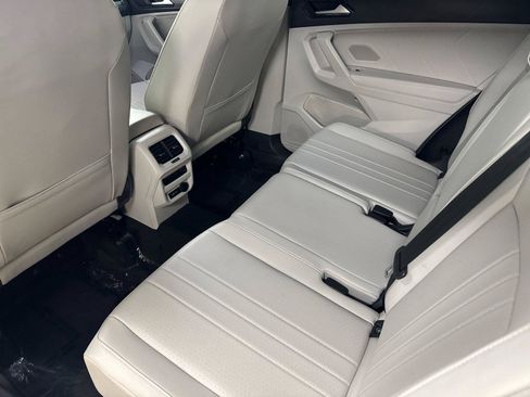 Used 2024 Volkswagen Tiguan SE R-Line AWD/4WD image 11