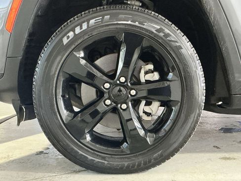 Used 2024 Jeep Grand Cherokee L Altitude image 20