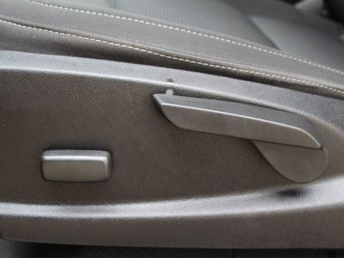 Used 2020 Chevrolet Colorado LT w/ Redline Special Edition image 16