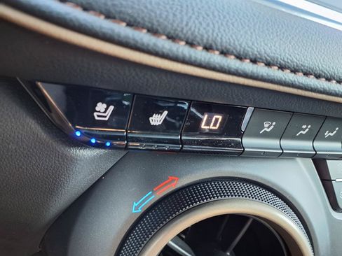 Used 2024 Chevrolet Blazer Premier w/ Driver Confidence II Package FWD image 8