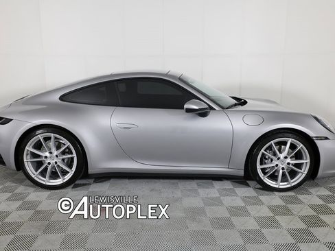 Used 2020 Porsche 911 Carrera image 4
