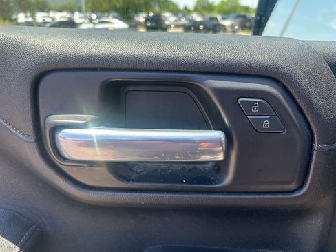 Used 2021 Chevrolet Silverado 1500 LT Trail Boss w/ Convenience Package II AWD/4WD image 18