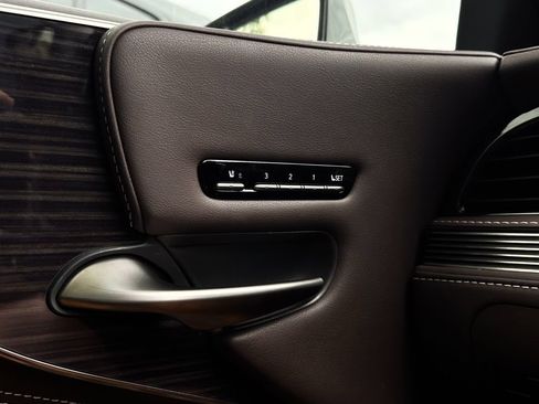 Used 2020 Lexus LS 500 w/ Accessory Package (Z2) RWD image 20