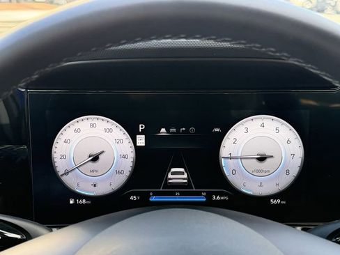 Used 2025 Hyundai Elantra Limited FWD image 13