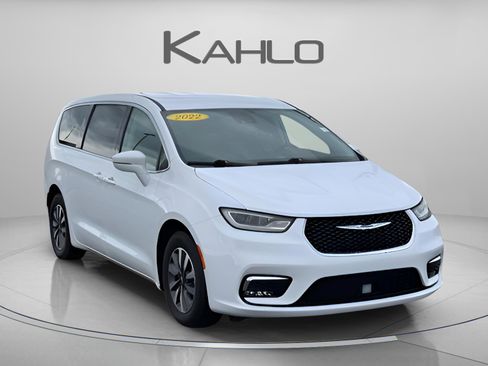 Used 2022 Chrysler Pacifica Touring-L FWD image 7