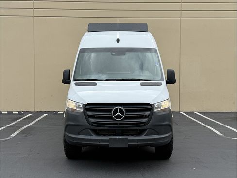 Used 2020 Mercedes-Benz Sprinter 2500 image 2