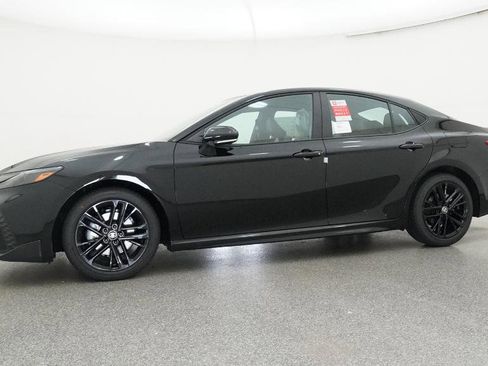 New 2026 Toyota Camry SE image 7