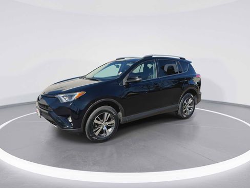 Used 2016 Toyota RAV4 XLE image 4