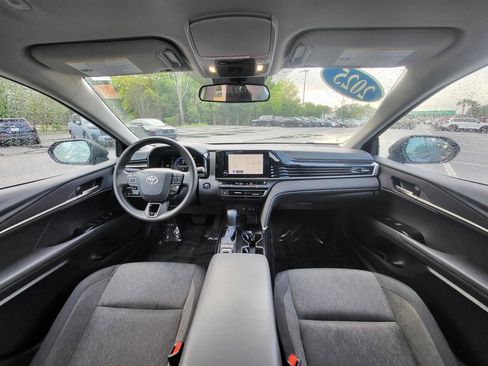 Used 2025 Toyota Camry LE image 14