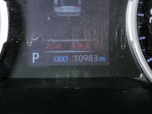 Used 2022 Toyota RAV4 LE image 11