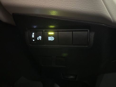 Used 2023 Toyota Corolla Cross LE image 17