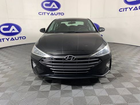 Used 2019 Hyundai Elantra SE w/ Winter Weather Package FWD image 9