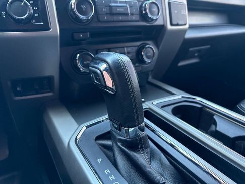 Used 2015 Ford F150 Lariat image 19