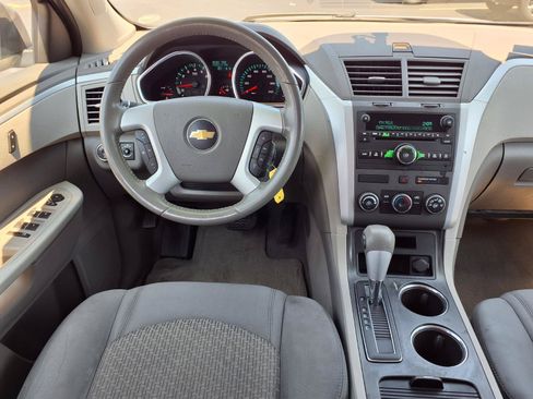 Used 2012 Chevrolet Traverse LS FWD image 5