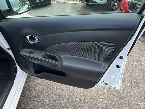 Used 2014 Nissan Versa SV image 18