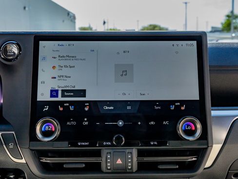 Used 2025 Lexus GX 550 image 25