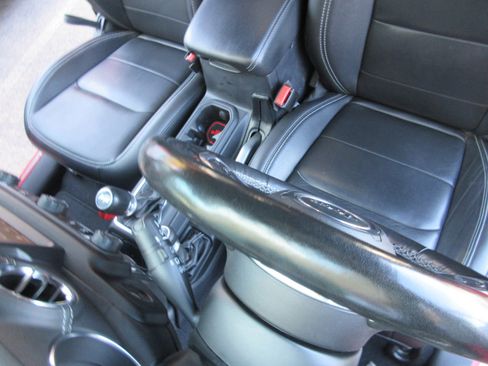 Used 2021 Jeep Wrangler Unlimited Sahara w/ Cold Weather Group image 13