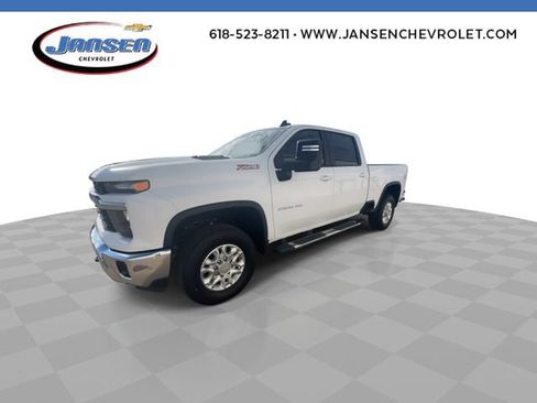 Used 2025 Chevrolet Silverado 2500 LT AWD/4WD image 4
