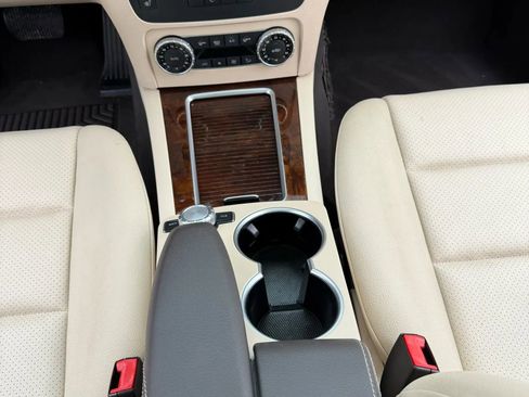 Used 2015 Mercedes-Benz GLK 350 4MATIC image 32