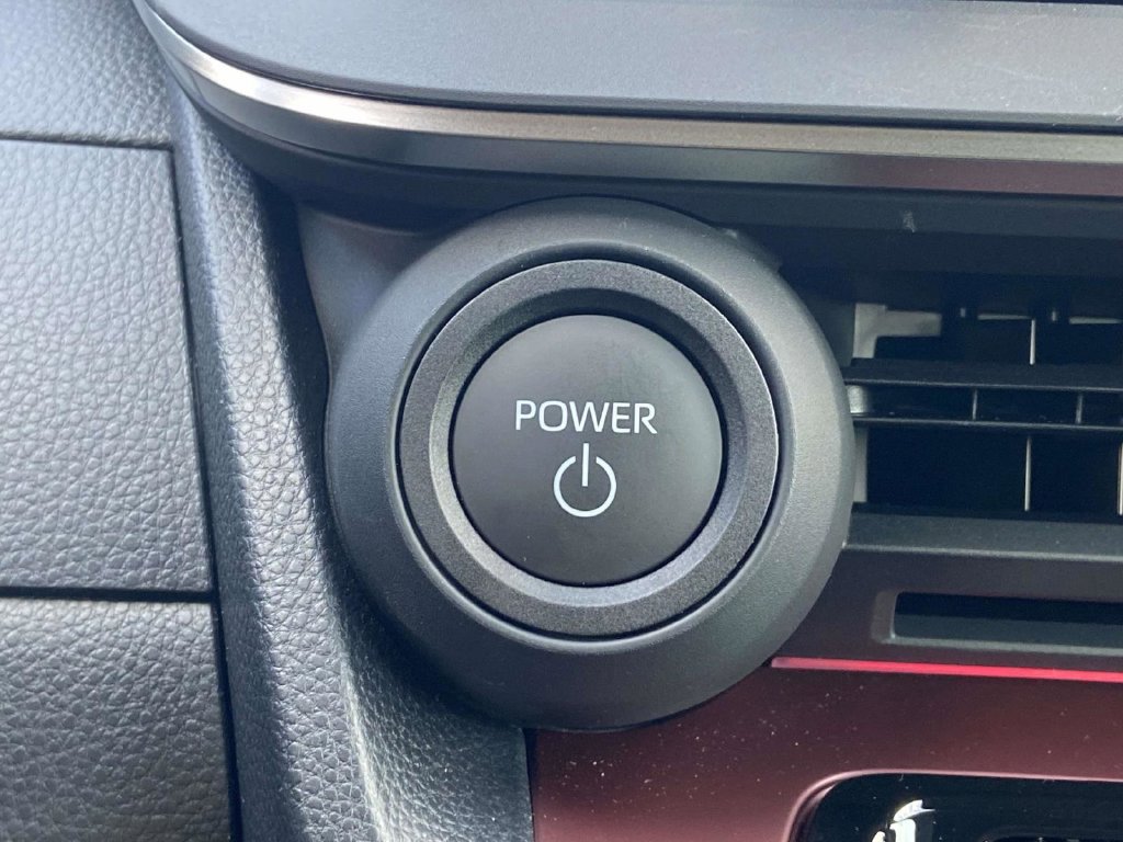 Used 2025 Toyota Prius Plug-In Hybrid FWD image 30