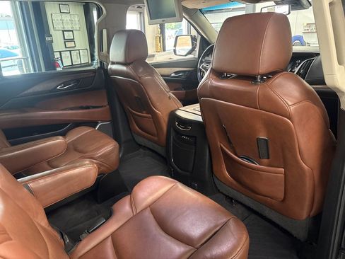 Used 2016 Cadillac Escalade ESV Premium AWD/4WD image 44