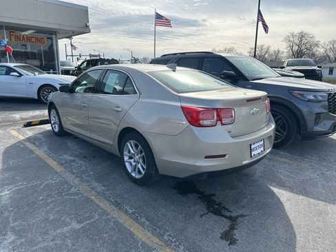 Used 2015 Chevrolet Malibu LT w/ Power Convenience Package image 5