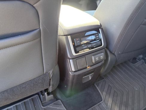 Used 2022 Subaru Ascent Onyx Edition AWD/4WD image 31