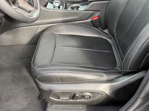 New 2025 Jeep Grand Cherokee Limited w/ Black Appearance Package image 12