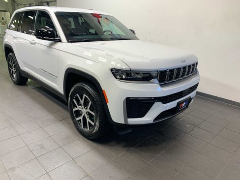 New 2026 Jeep Grand Cherokee Limited AWD/4WD image 2