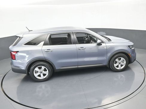 Used 2022 Kia Sorento LX image 50