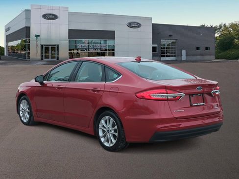 Used 2020 Ford Fusion SE image 8