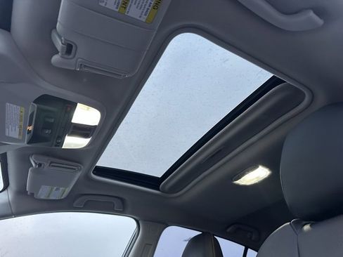 Used 2022 Subaru Crosstrek 2.5i Limited w/ Moonroof Package 2 image 23