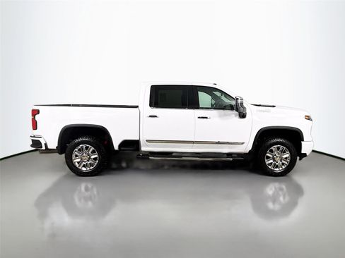 Used 2024 Chevrolet Silverado 3500 High Country w/ High Country Premium Package image 9