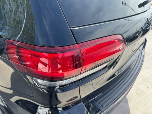 Used 2020 Jeep Grand Cherokee Altitude RWD image 7