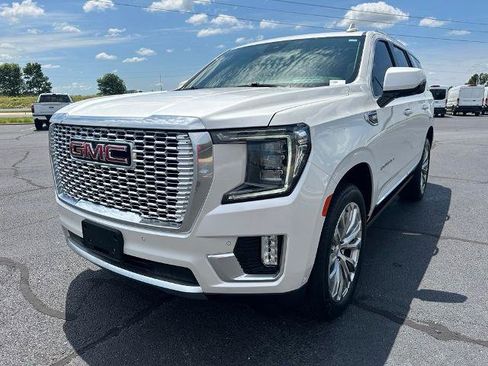 Used 2024 GMC Yukon Denali w/ Advanced Technology Package AWD/4WD image 4