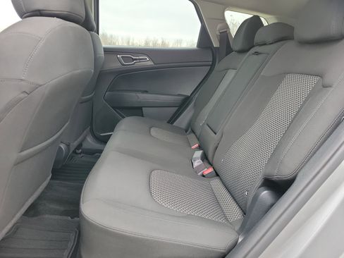 Used 2024 Kia Sportage LX image 16