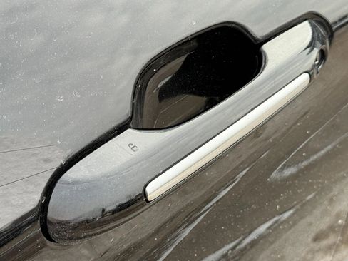 Used 2022 Ford Explorer Platinum w/ Equipment Group 601A image 8