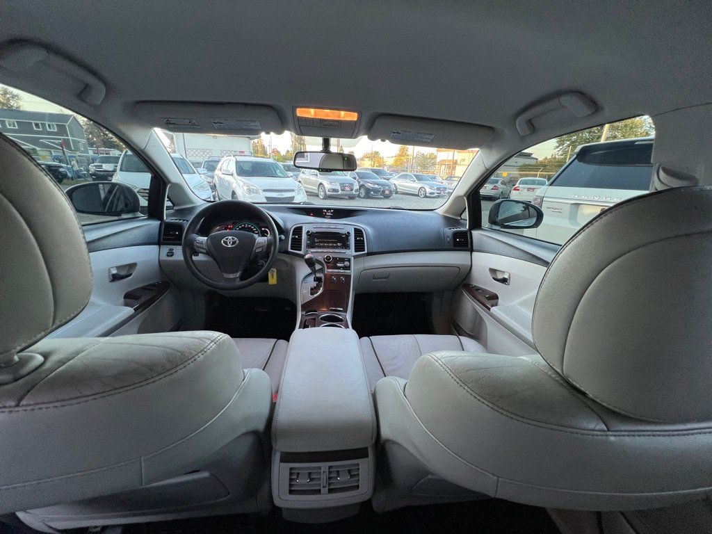 Used 2011 Toyota Venza AWD w/ Comfort Pkg image 12