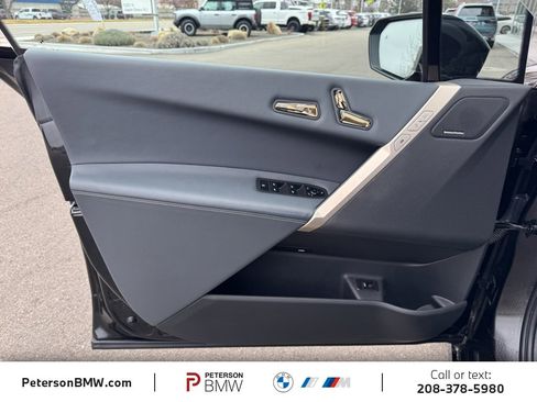 Used 2023 BMW iX xDrive50 w/ Premium Package image 15